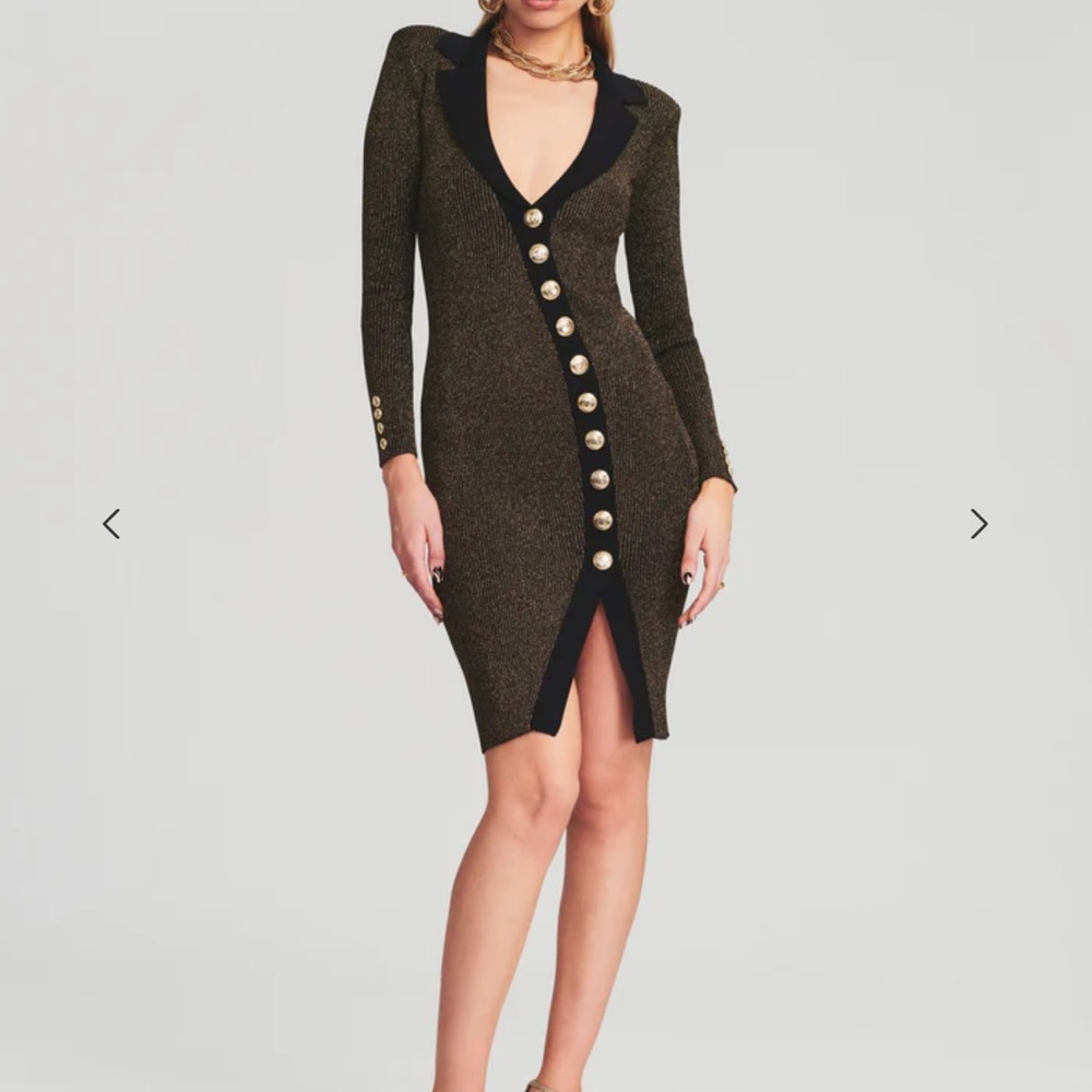 CASSIDY DRESS
Retrofête   Elegant Black and Gold Button-Down Dress - Picture 5 of 7